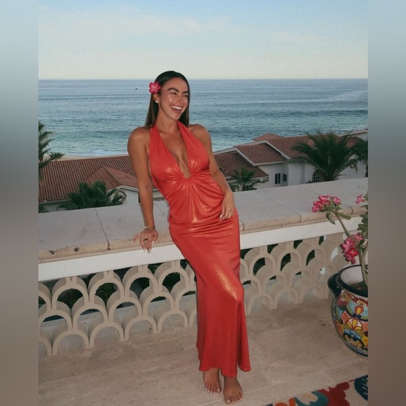 NIALI 🔥 Revolve Halter Gown in Orange shimmer Sz 2 - Picture 4 of 15